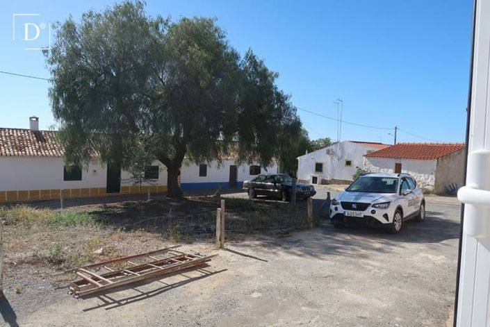 Image No.21-Villa for sale