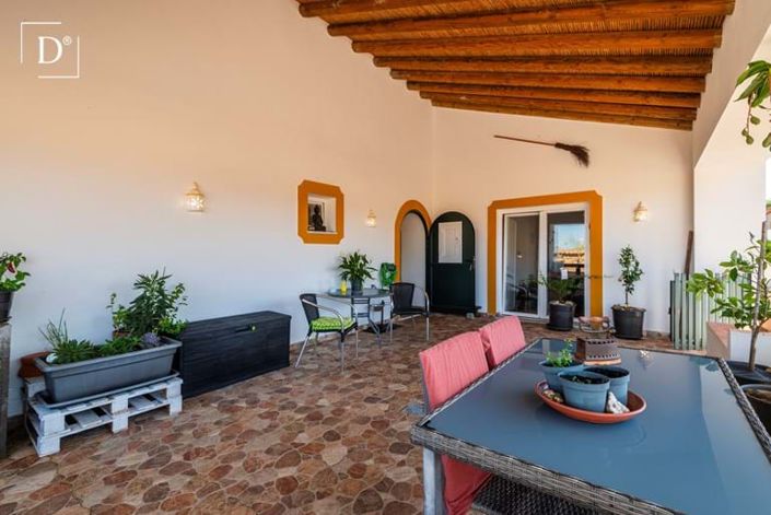 Image No.1-3 Bed Villa for sale