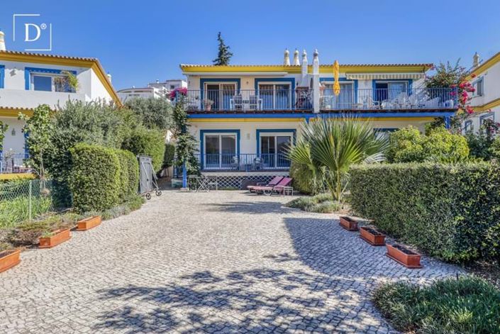 Image No.1-4 Bed Villa for sale