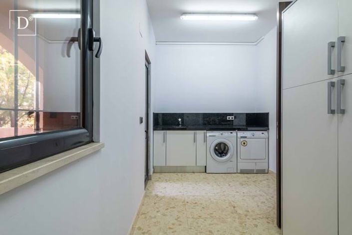 Image No.37-4 Bed Villa for sale