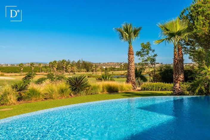 Image No.3-4 Bed Villa for sale