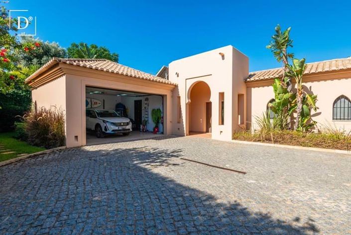 Image No.40-4 Bed Villa for sale