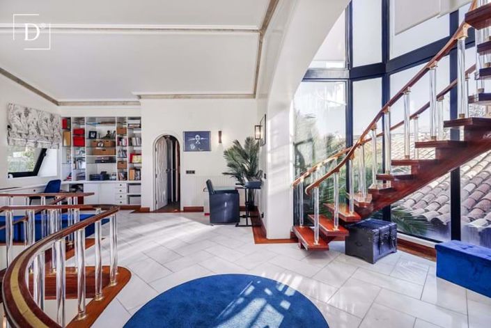 Image No.4-8 Bed Villa for sale