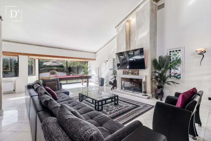 Image No.6-8 Bed Villa for sale