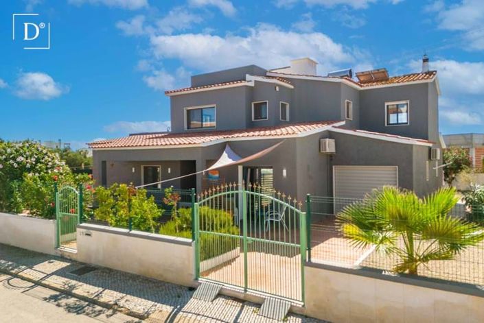 Image No.1-4 Bed Villa for sale