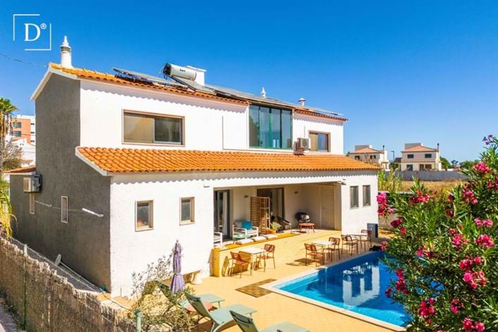 Image No.1-4 Bed Villa for sale