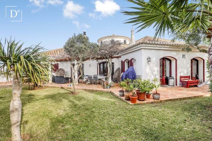 Image No.1-Propriété de 7 chambres à vendre à Faro City