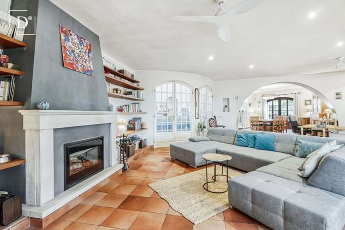 Image No.2-Propriété de 7 chambres à vendre à Estói