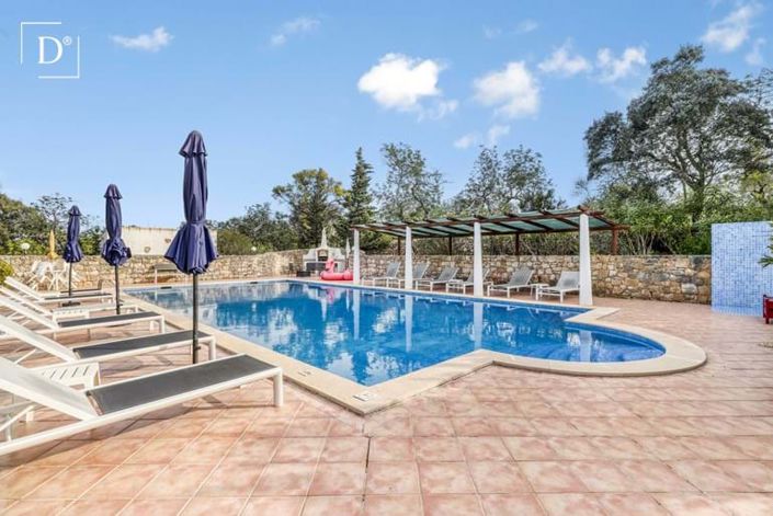 Image No.3-Propriété de 7 chambres à vendre à Estói