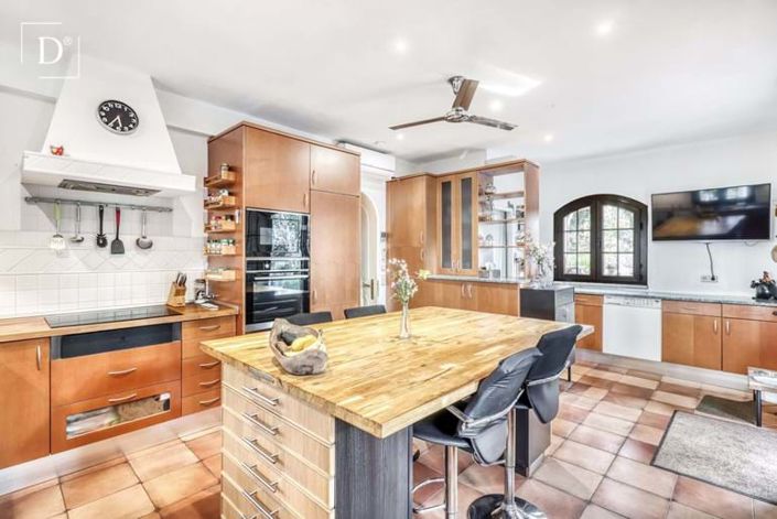 Image No.4-Propriété de 7 chambres à vendre à Estói