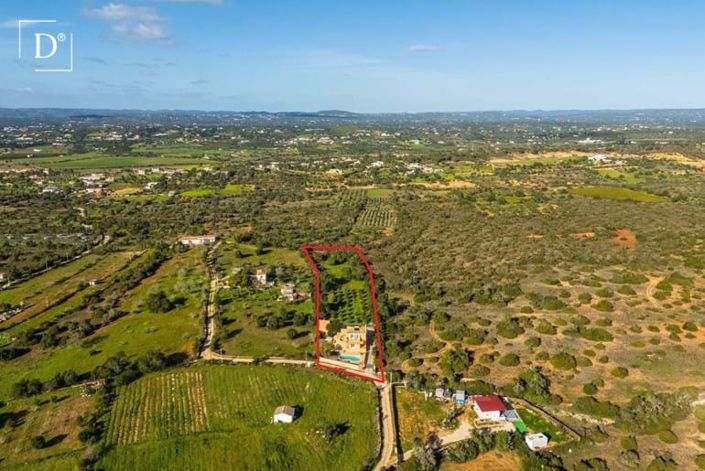 Image No.1-4 Bed Villa for sale