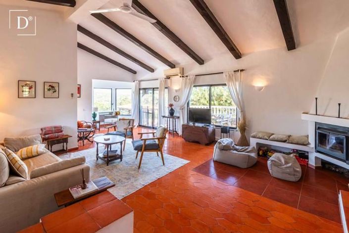 Image No.1-4 Bed Villa for sale