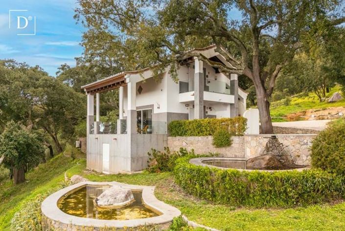 Image No.19-12 Bed Property for sale