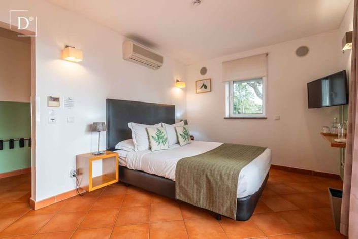 Image No.21-12 Bed Property for sale