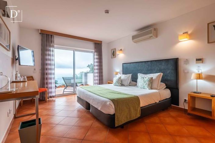 Image No.33-12 Bed Property for sale