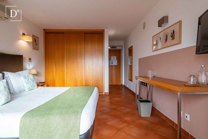 Image No.34-12 Bed Property for sale