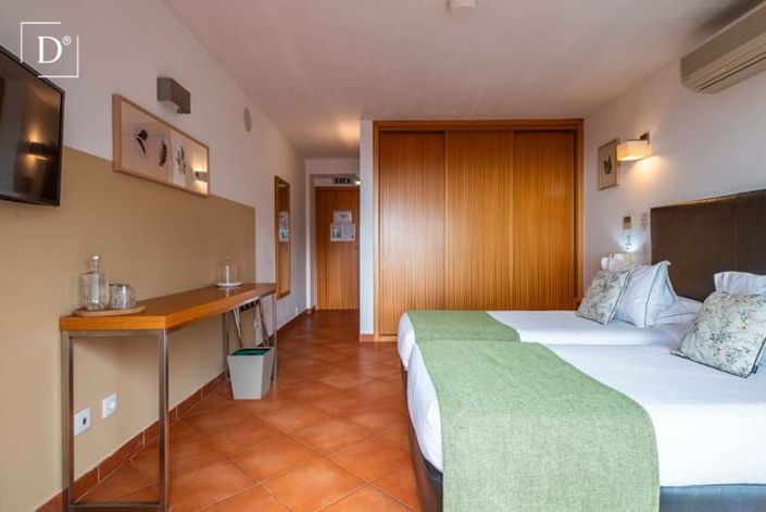 Image No.37-12 Bed Property for sale