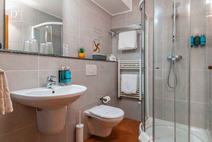 Image No.39-12 Bed Property for sale