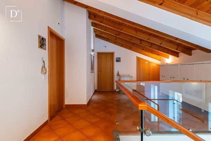 Image No.41-12 Bed Property for sale