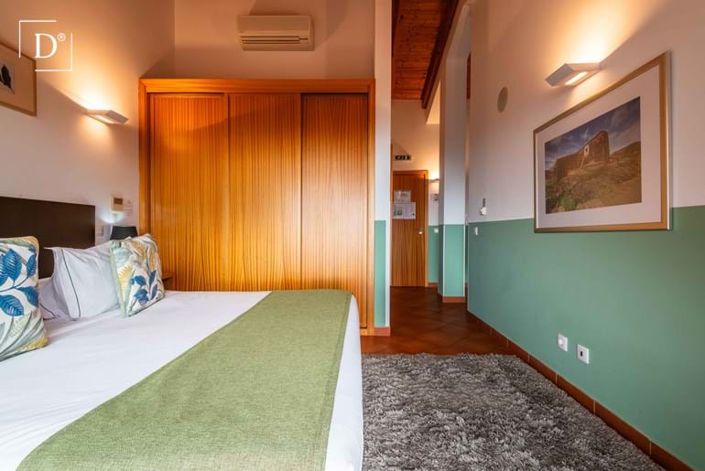 Image No.54-12 Bed Property for sale