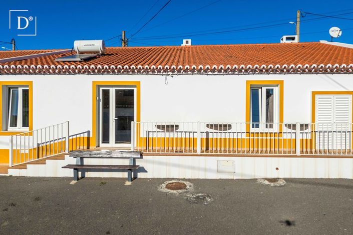 Image No.1-3 Bed Villa for sale