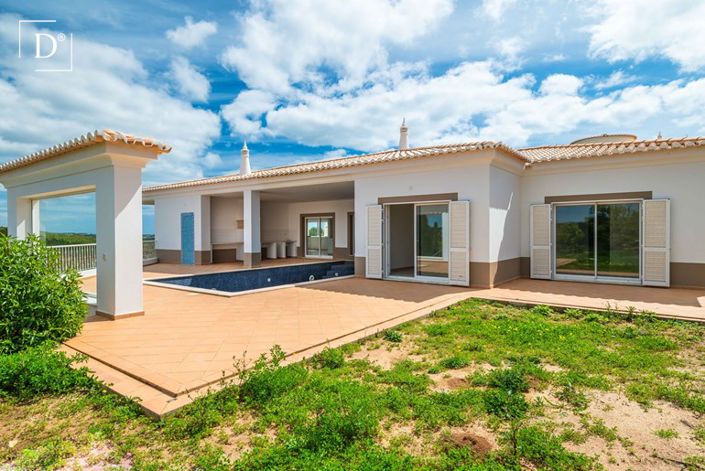 Image No.1-4 Bed Villa for sale