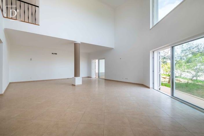 Image No.4-4 Bed Villa for sale