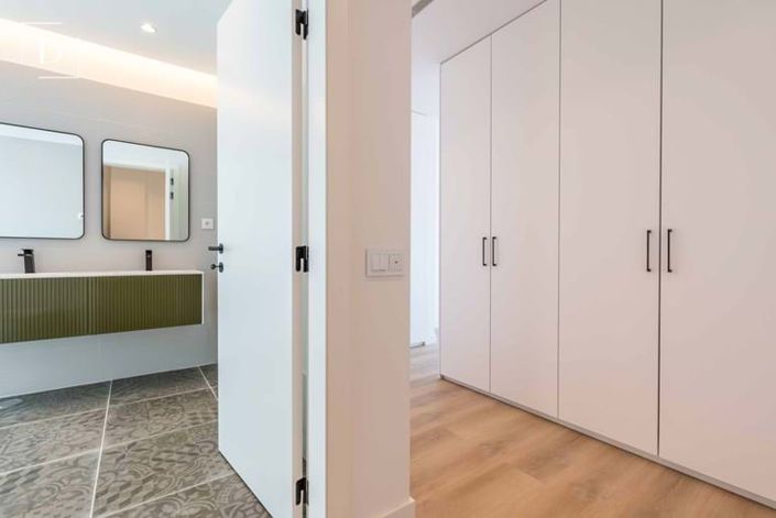 Image No.11-5 Bed Villa for sale