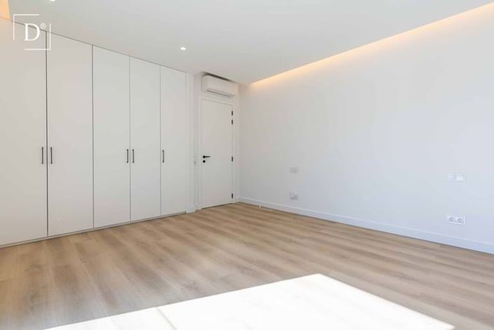 Image No.16-5 Bed Villa for sale