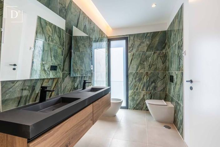 Image No.18-5 Bed Villa for sale