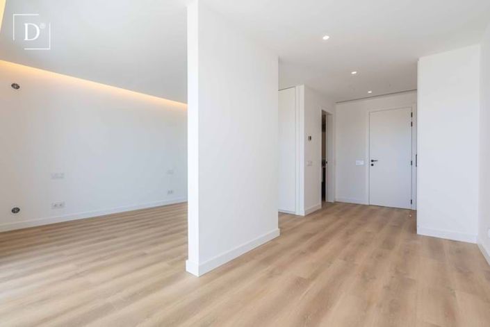 Image No.29-5 Bed Villa for sale