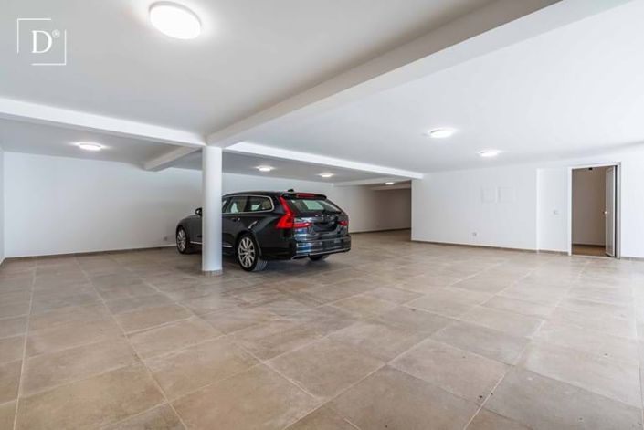 Image No.42-5 Bed Villa for sale