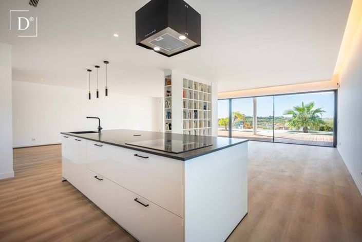 Image No.5-5 Bed Villa for sale