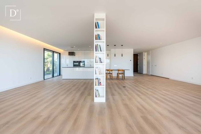 Image No.8-5 Bed Villa for sale