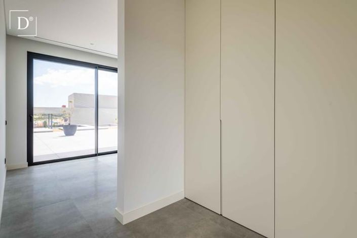 Image No.15-4 Bed Villa for sale