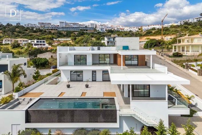 Image No.3-4 Bed Villa for sale