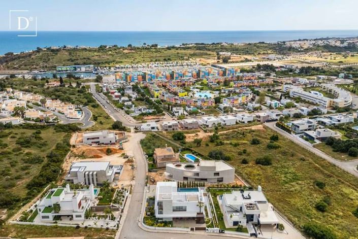 Image No.48-4 Bed Villa for sale