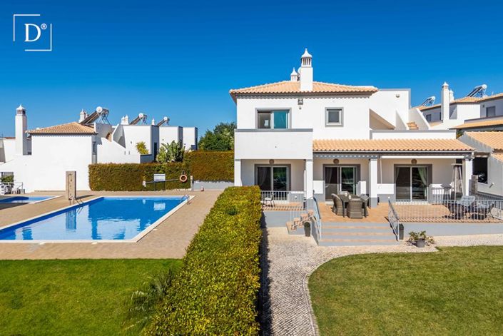 Image No.1-3 Bed Villa for sale