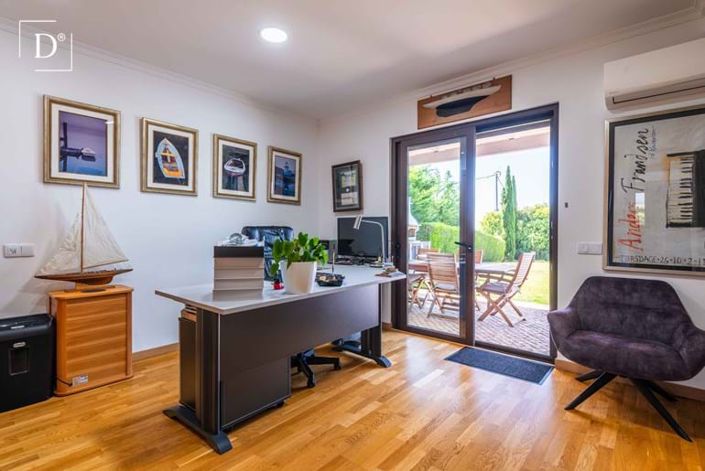 Image No.10-5 Bed Villa for sale