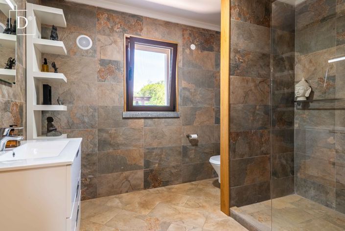 Image No.17-5 Bed Villa for sale