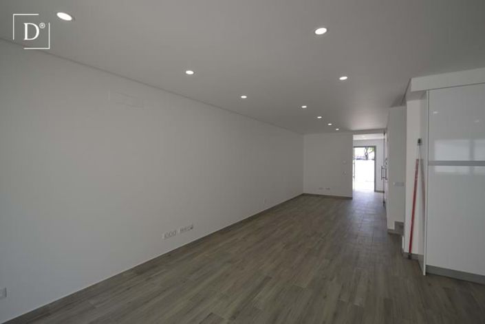 Image No.4-3 Bed Villa for sale