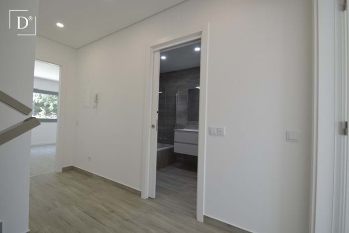 Image No.7-3 Bed Villa for sale