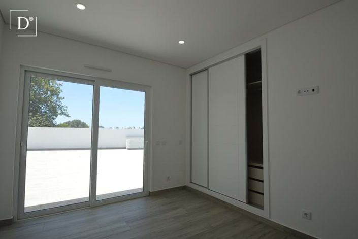 Image No.10-4 Bed Villa for sale