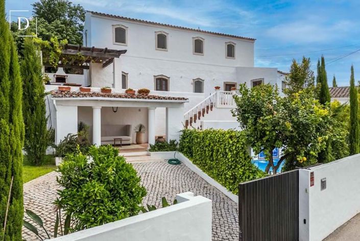 Image No.1-4 Bed Villa for sale