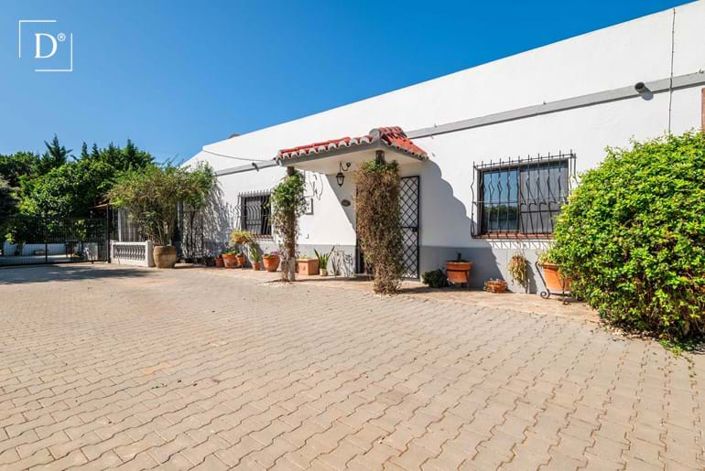 Image No.1-3 Bed Villa for sale