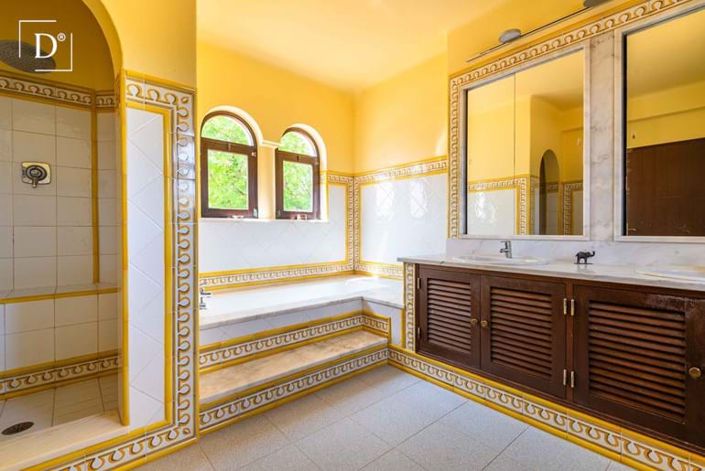 Image No.10-3 Bed Villa for sale