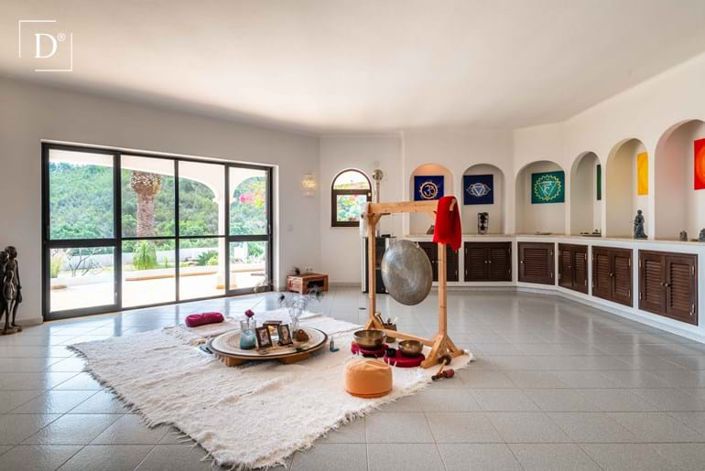 Image No.2-3 Bed Villa for sale