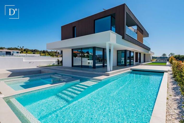 Image No.1-4 Bed Villa for sale