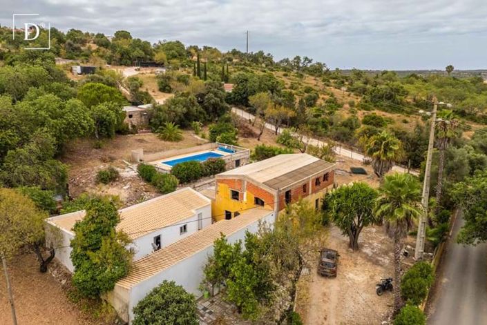 Image No.1-8 Bed Villa for sale