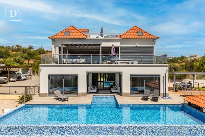 Image No.1-4 Bed Villa for sale